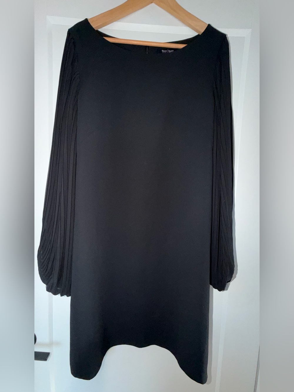 White House Black Market Black Long-Sleeve Pleated-Sleeve Dress